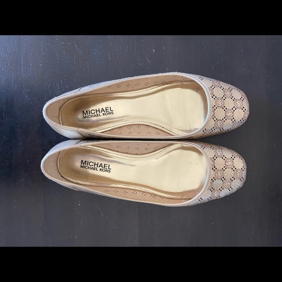 Micheal Kors Dayton Flat (8.5 Wide) - Picture 5 of 7